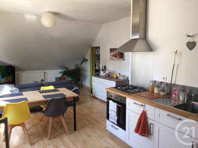 Appartement T3 à louer - 3 pièces - 75.0 m2 - ARGENTRE DU PLESSIS - 35 - BRETAGNE - Century 21 A.I.T